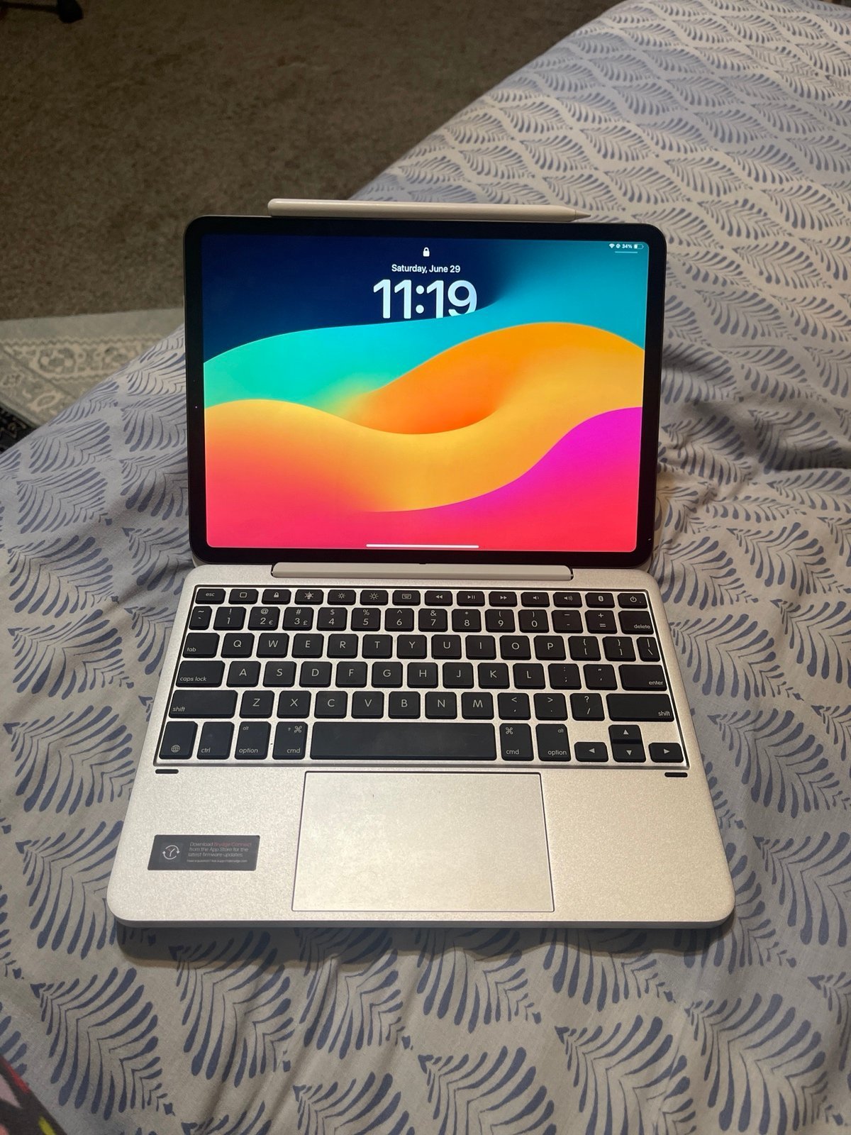 ipad pro 11 inch 1st gen 256gb w/brydge keyboard and pen 6C11