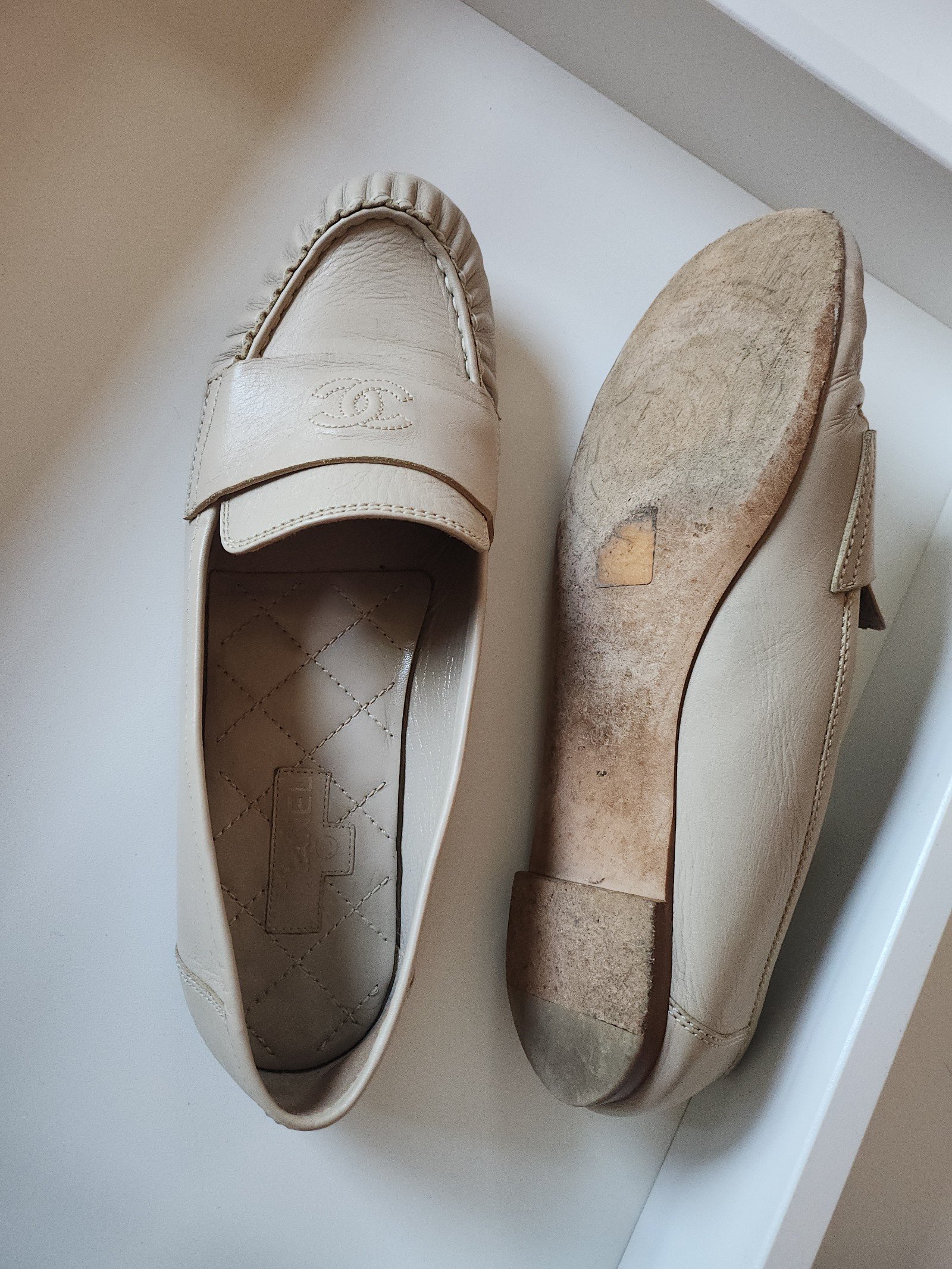 CHANEL CC Logo Loafers