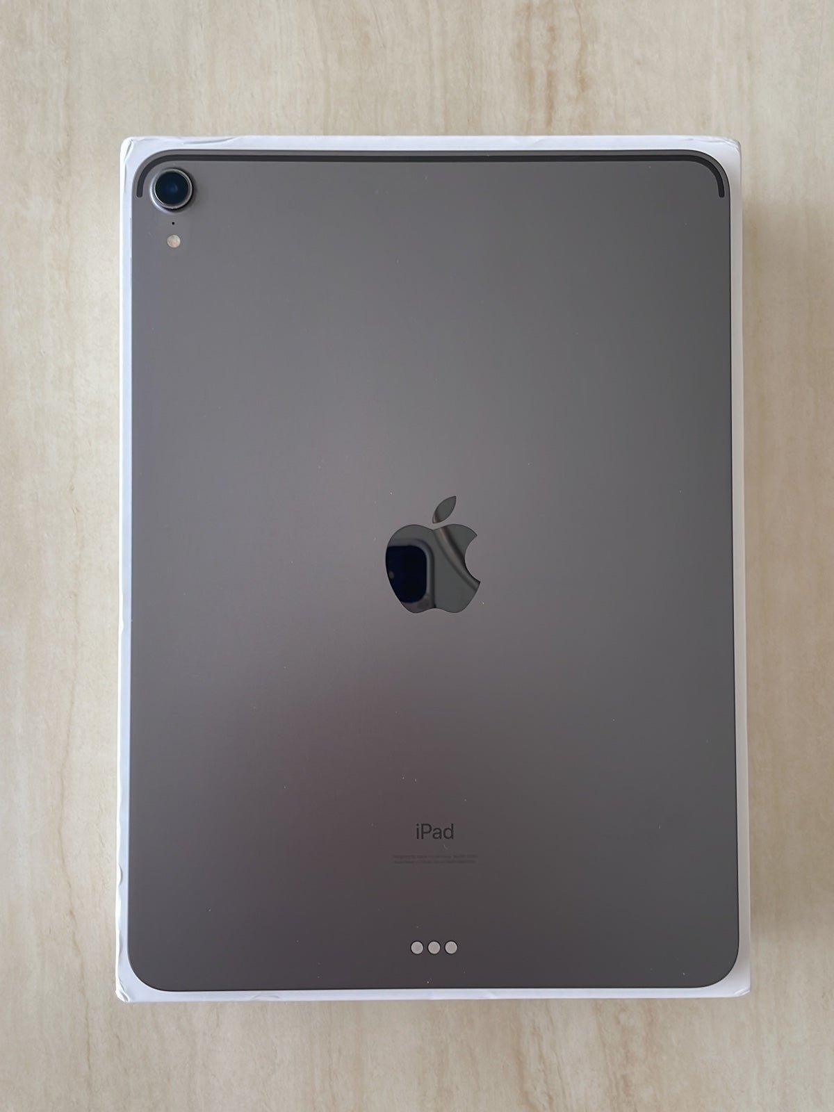 Apple iPad Pro 11” 256 Gb 1st Generation 2J76