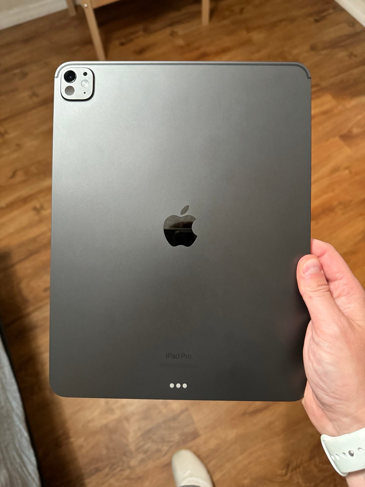 Apple iPad Pro 2024 M4 13” 256gb WiFi Model with Magic Keyboard and Apple Pencil 2P77