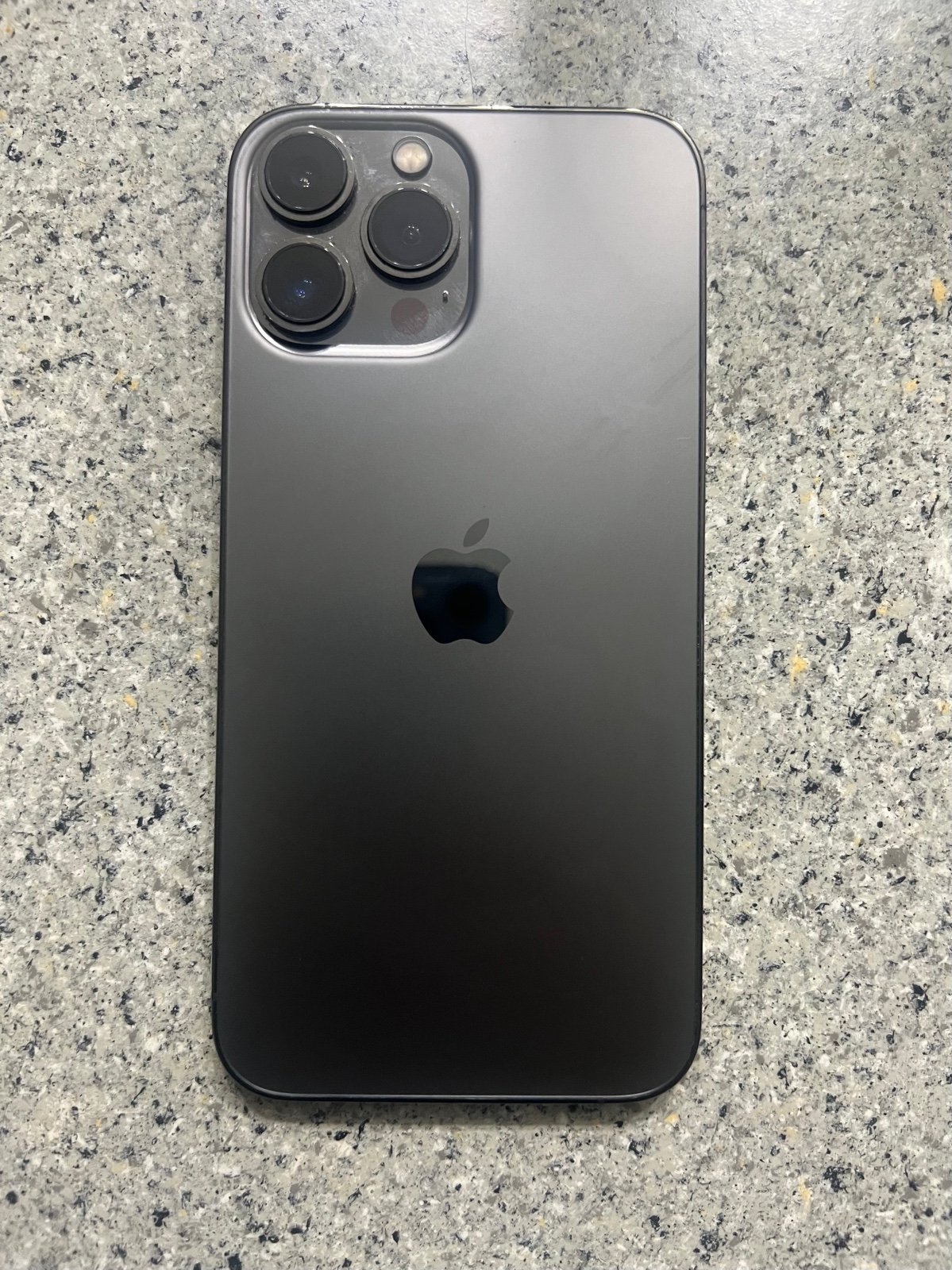 iPhone 13 Pro Max unlocked 7Q22