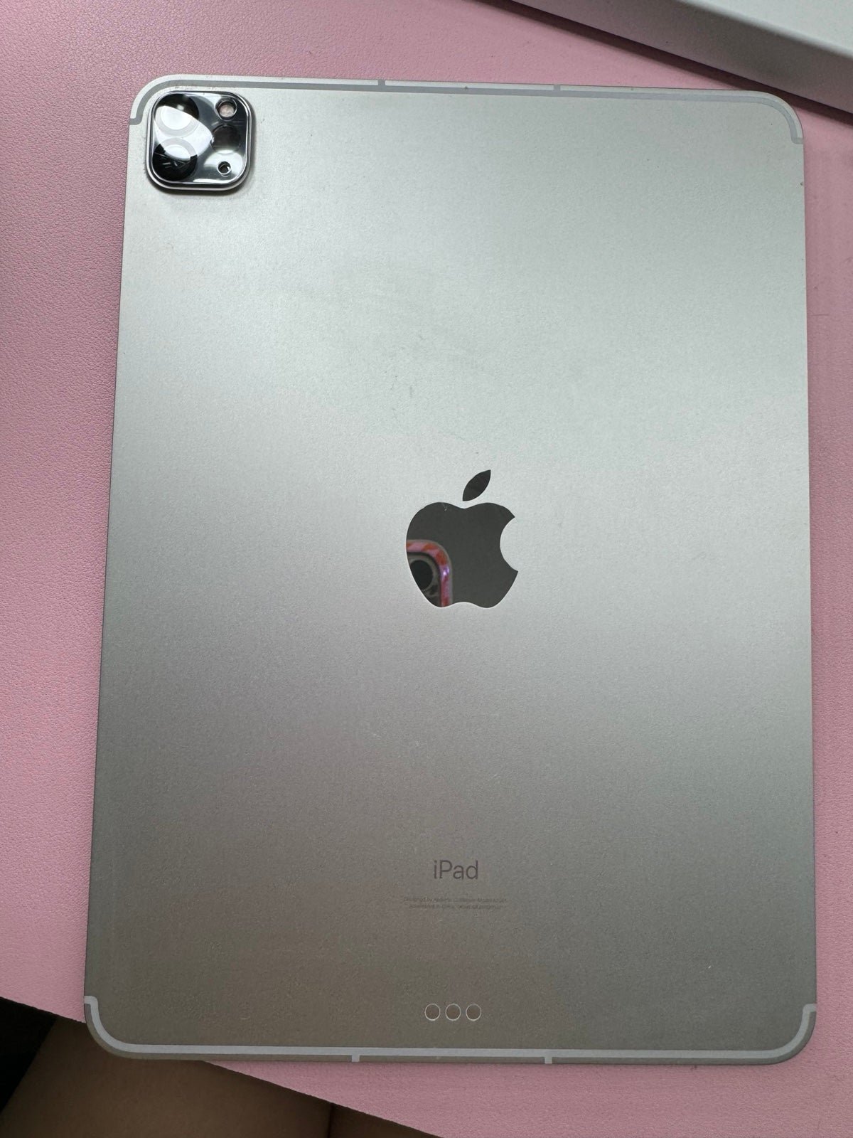 Apple iPad Pro 3rd Generation 256 GB in Silver and Apple Pencil 7A77