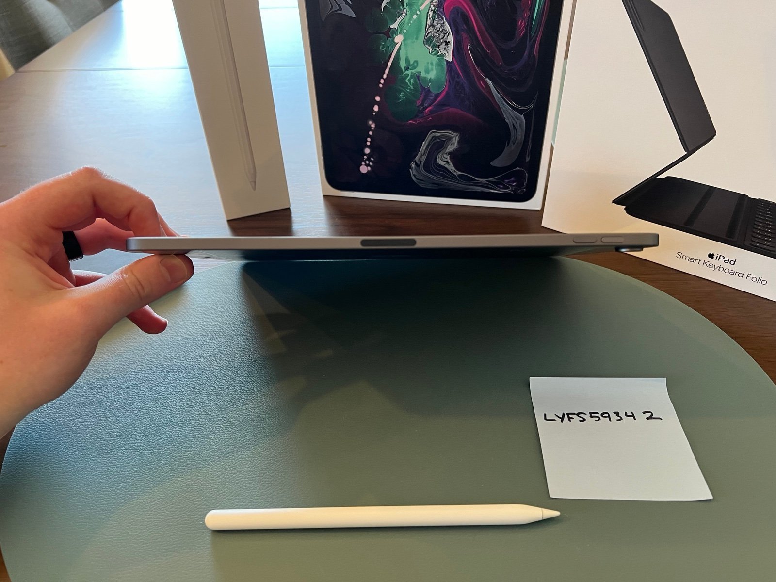 Apple iPad Pro 11” (2018) Plus Accessories 5W57