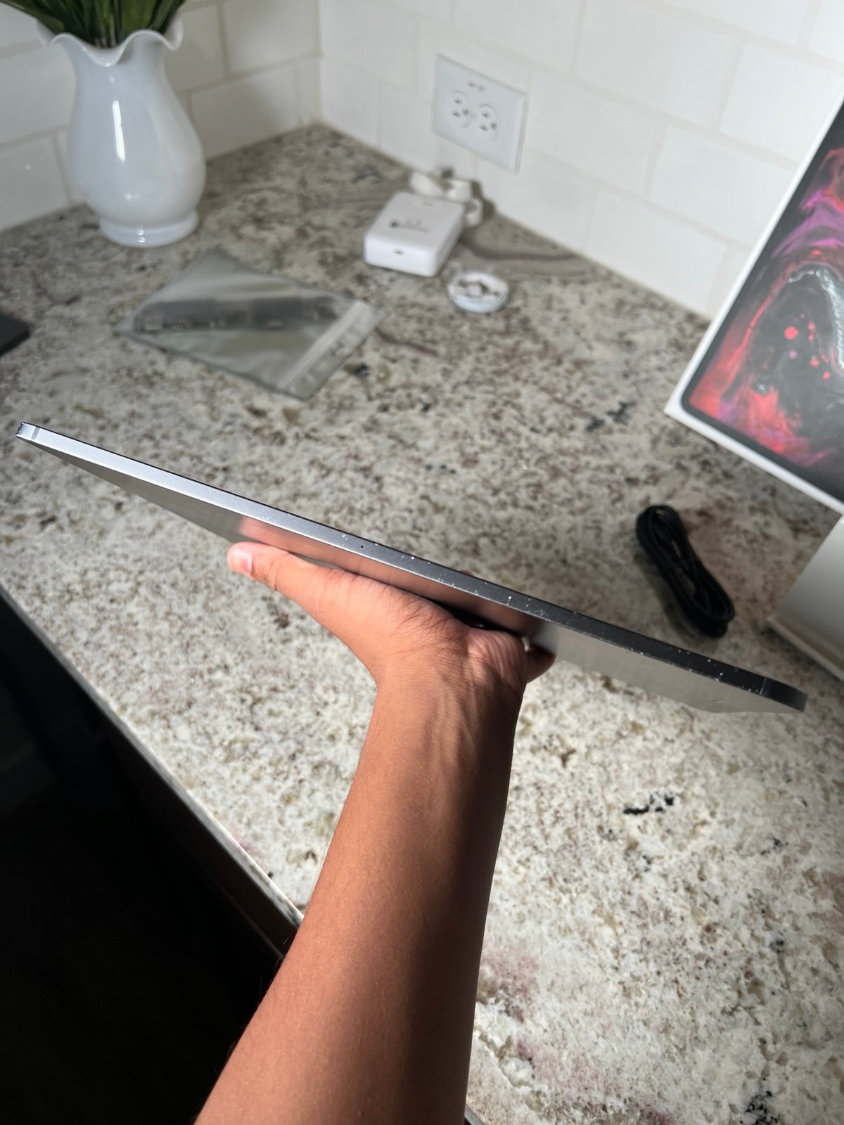 Apple iPad Pro 3rd Generation 256 GB in Space Gray Cellular FACTORY UNLOCKED 8W31