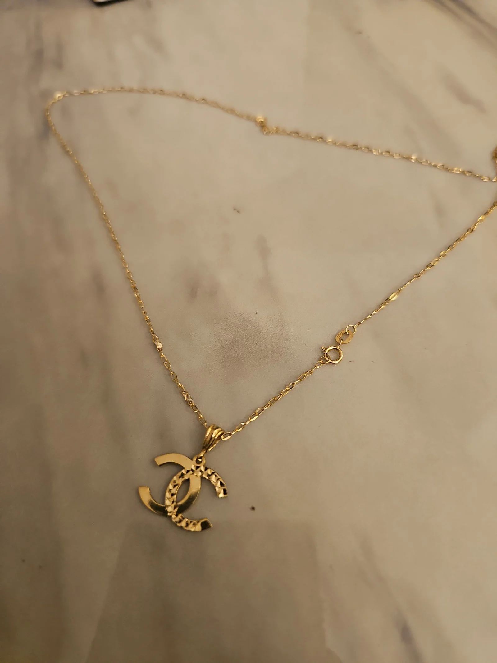 18k gold necklace
