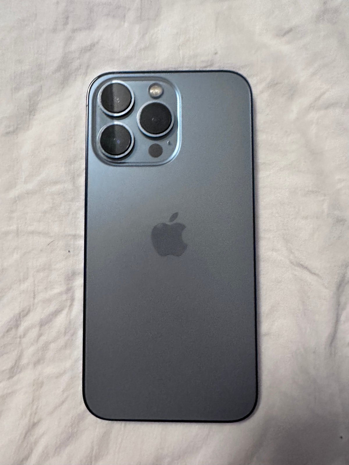 I phone 13 pro unlocked 128gb sierra blue 8D91