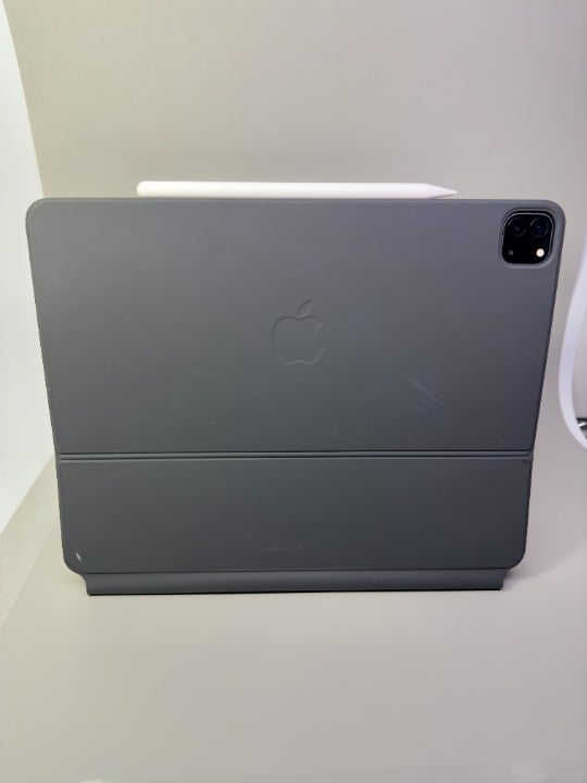 Apple iPad Pro 12.9-inch Space Gray with Magic Keyboard and Apple Pencil 5H57