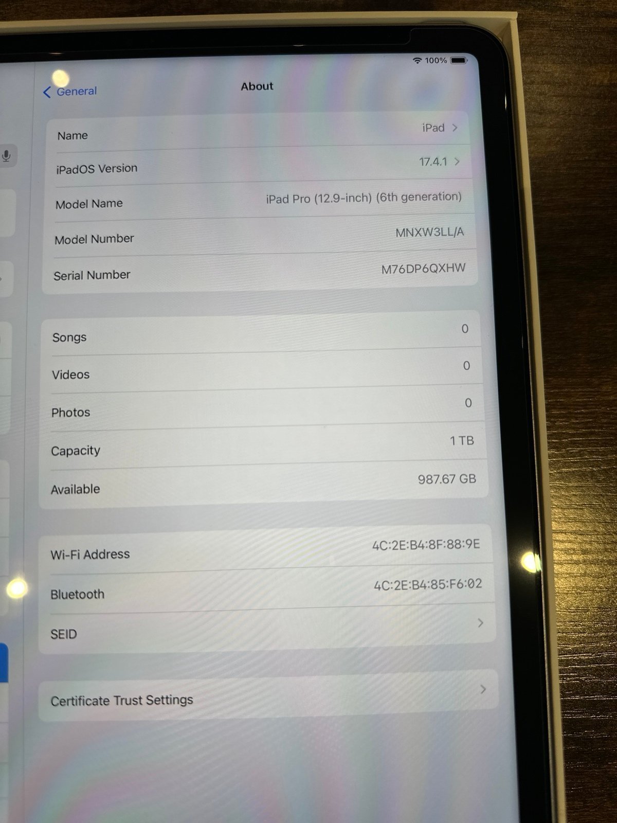 iPad Pro 2022 12.9 inch 1TB w/ Apple Pencil 5Y51