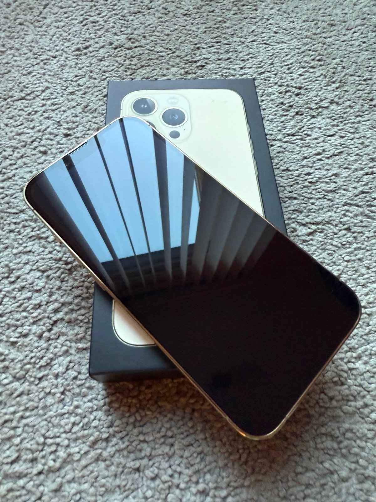 Apple iPhone 13 Pro 256 GB in Gold 1Z58