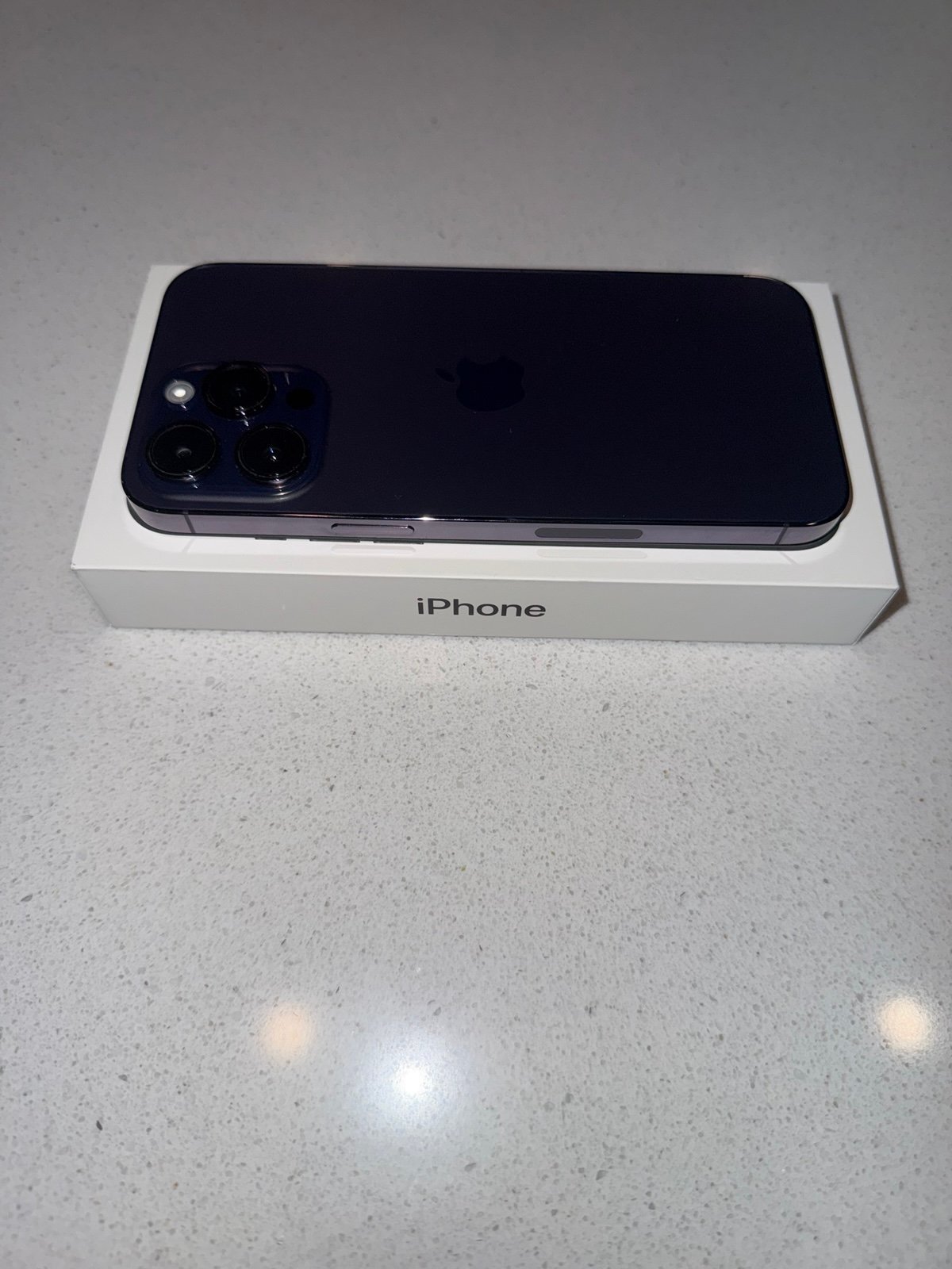 Apple iPhone 14 Pro Max 256 GB in Deep Purple Unlocked 8U59