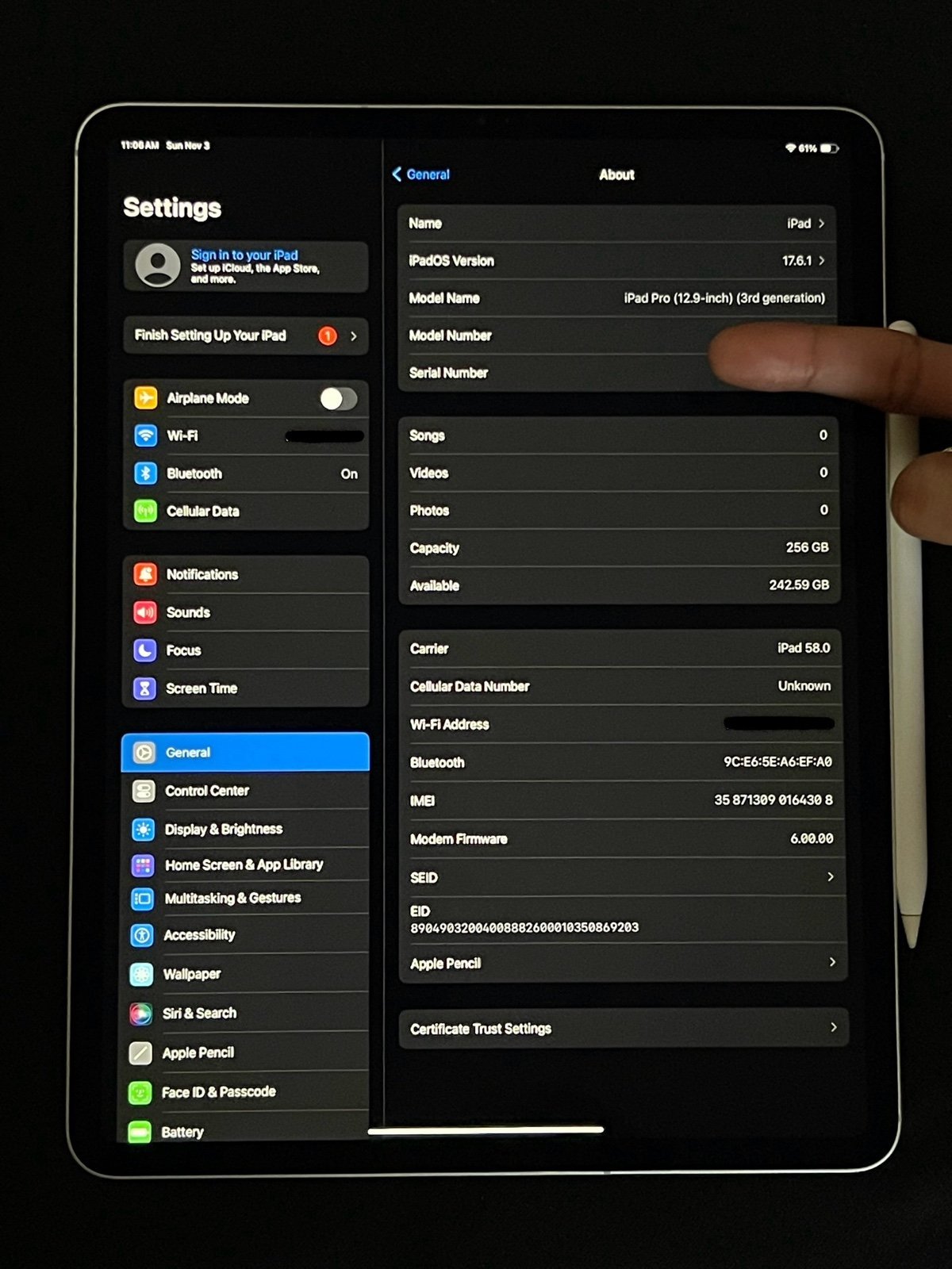 Apple iPad Pro 3rd Generation 12.9-inch Silver 256GB WiFi + Cellular Unlocked 8P81