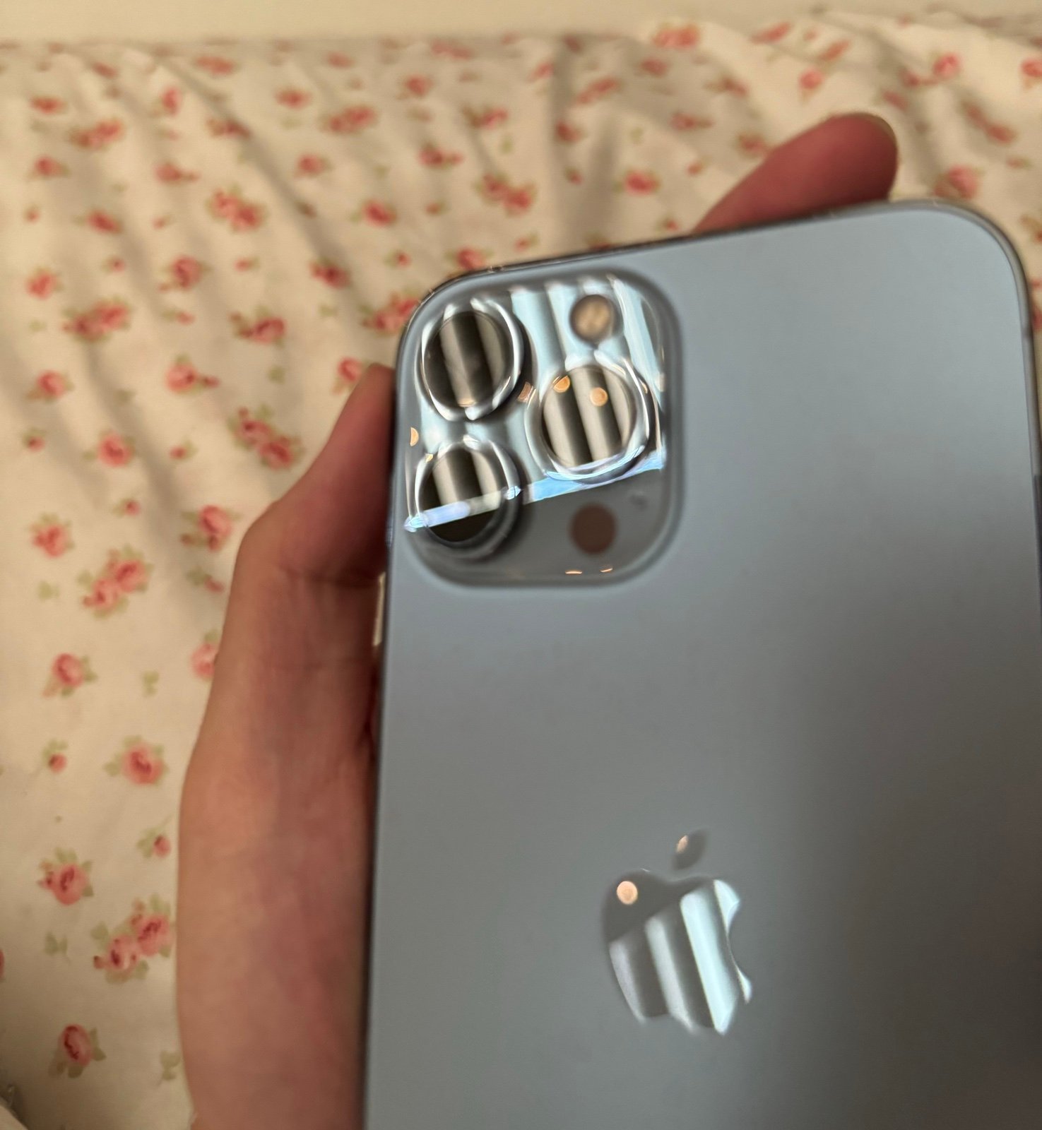 Apple iPhone 13 Pro Max 128 GB in Sierra Blue 7X63