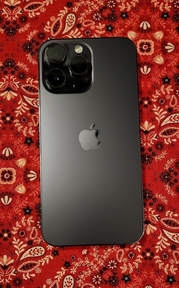 iPhone 14 Pro Max and Apple Watch Series 7 (45mm) Unlocked 9S65