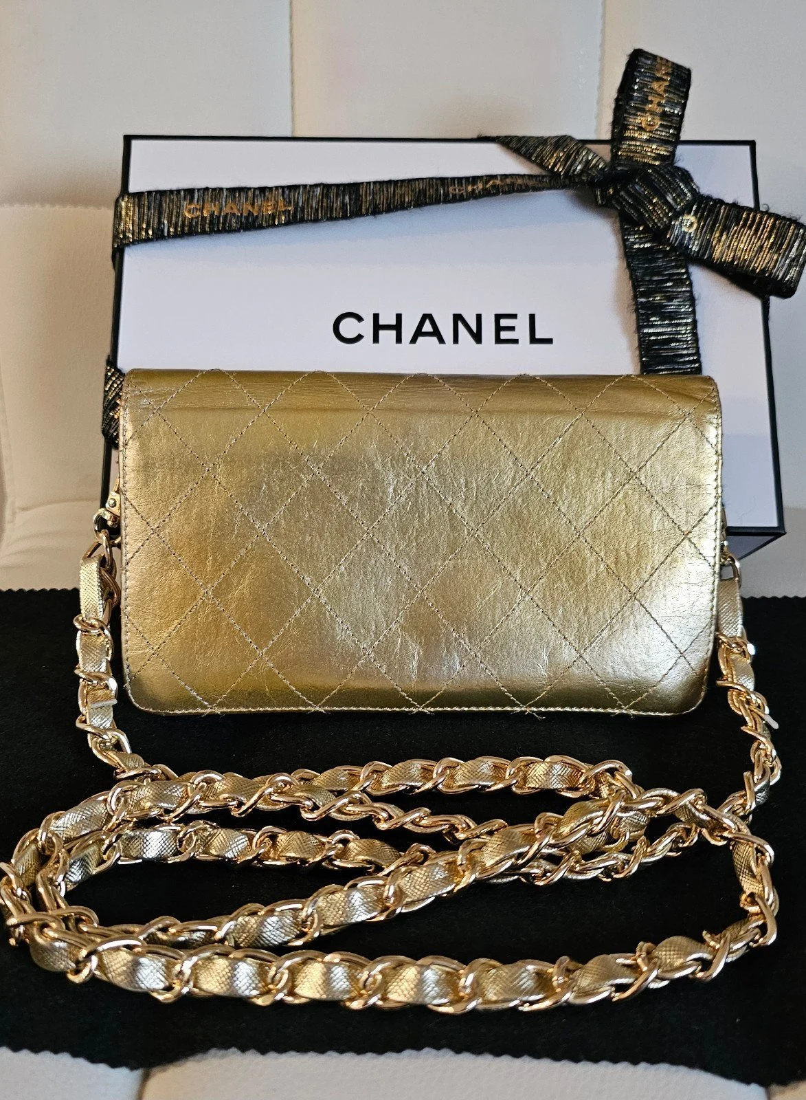 CHANEL Gold Leather Qilted Wallet