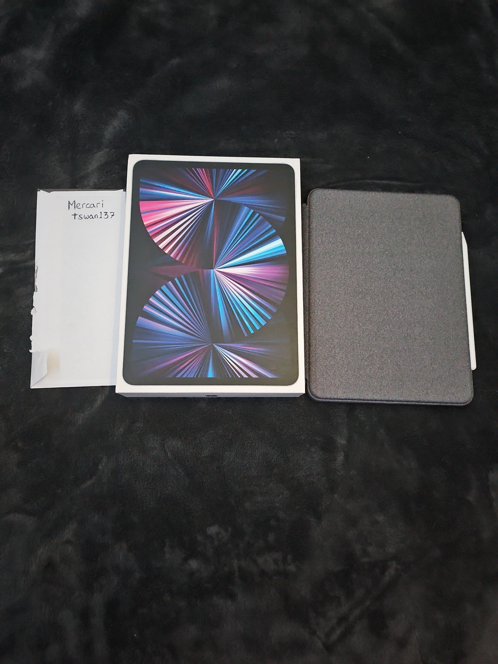 M1 iPad Pro Wi-Fi + Cellular w/ Apple Pencil 2 & Keyboard Case 9F51