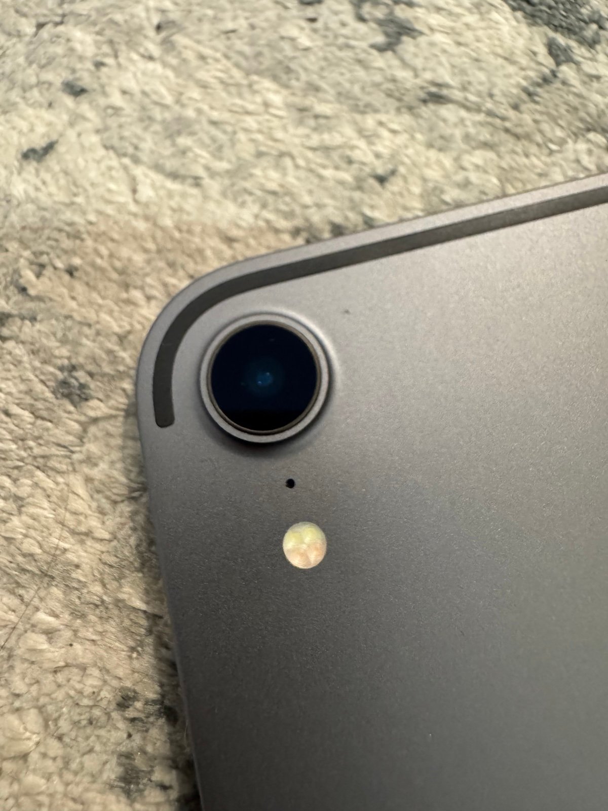 Apple iPad Pro 1st Generation 64 GB in Space Gray + Apple Pencil 3O79