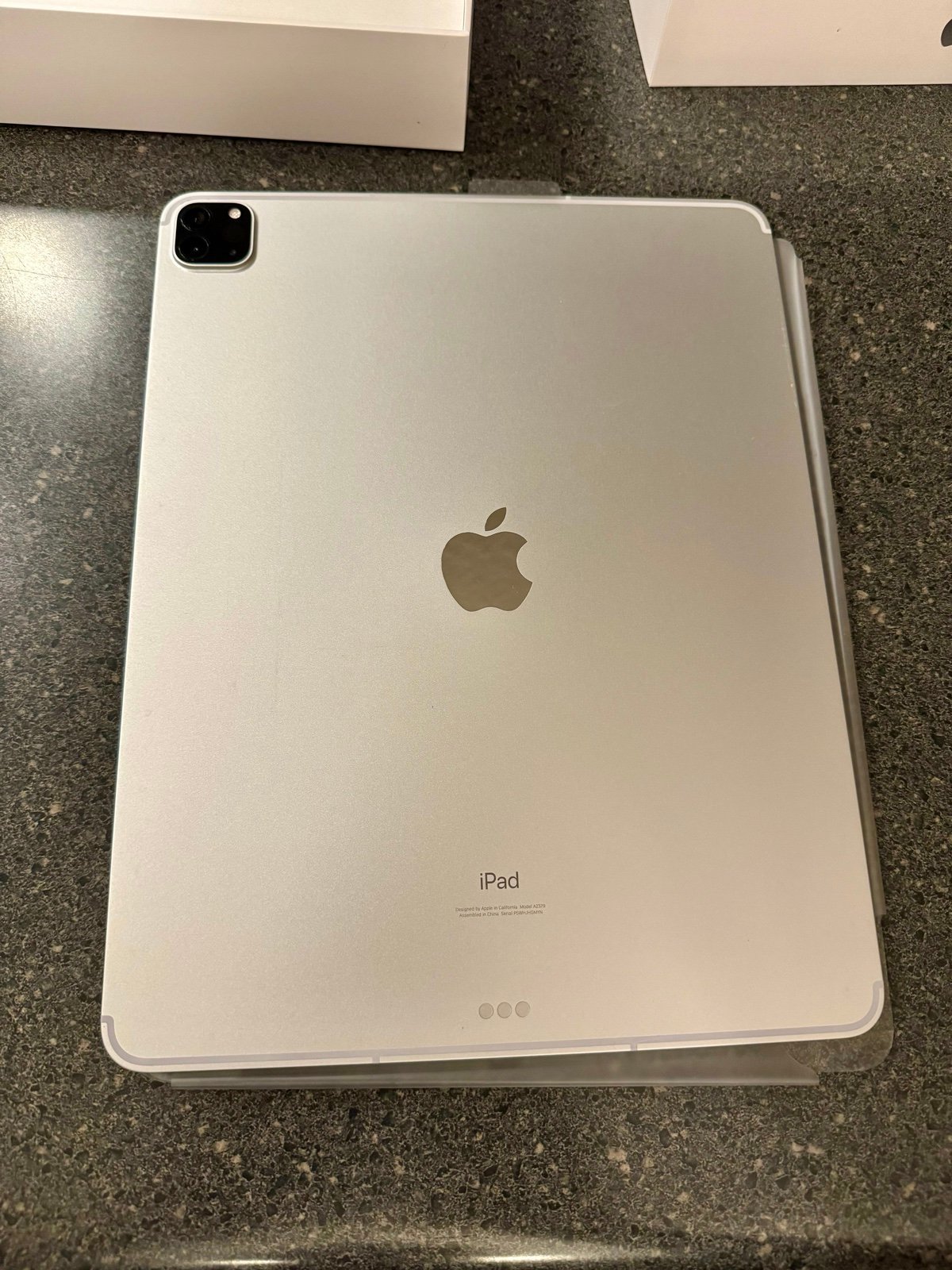 iPad Pro 12.9 (5th Generation ) 2TB M1 processor Silver WiFi and cellular AT&T 9T52