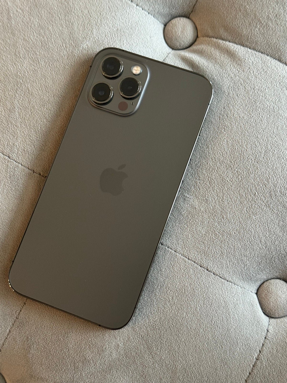 iPhone 12 Pro Max Unlocked 256 GB Graphite Great Condition 6X29