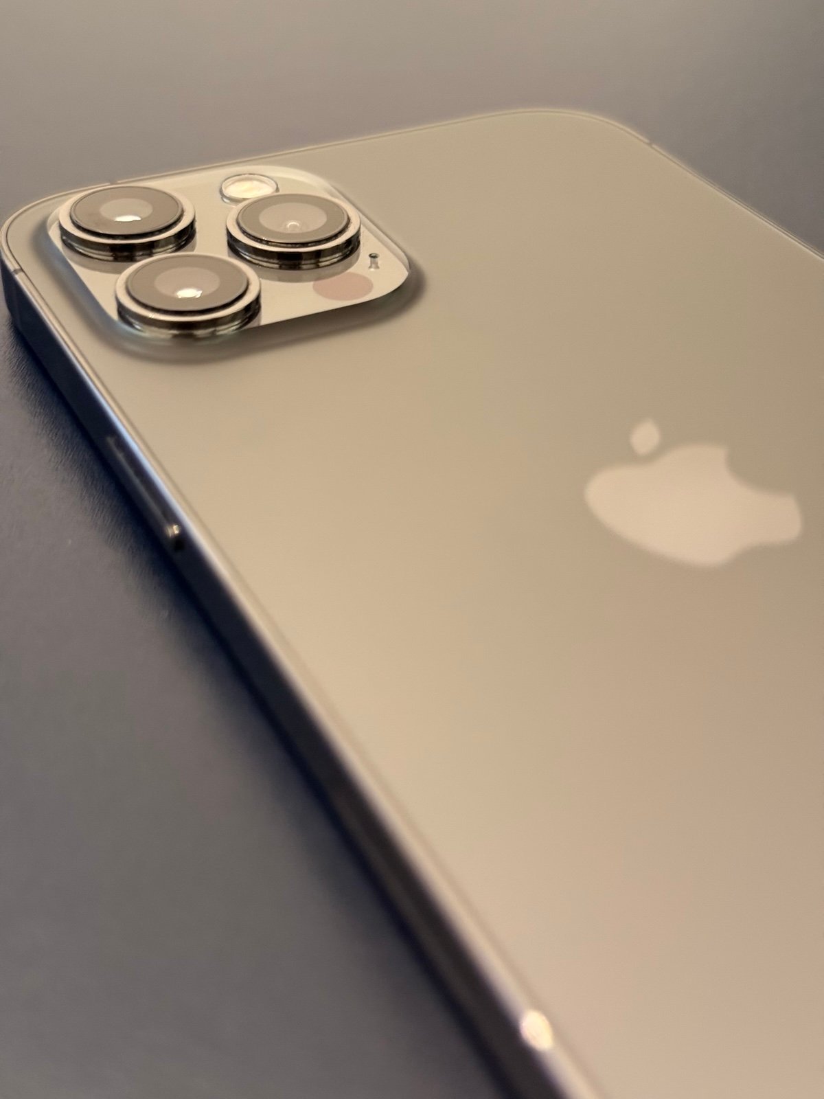 iPhone 12 Pro Max 128GB UNLOCKED 2M82