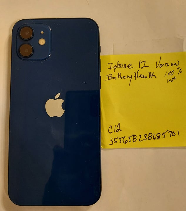 iphone 12 64 gb Blue Locked to Verizon Near Mint condition Battery health 100% 5V21
