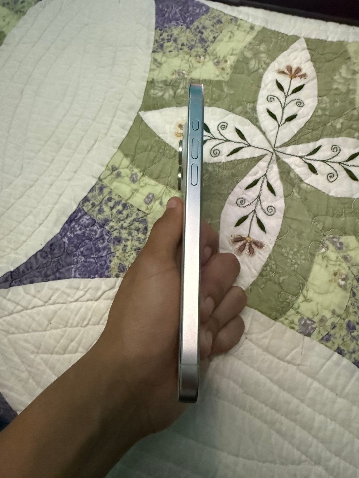 iPhone 15 pro max locked 1G83