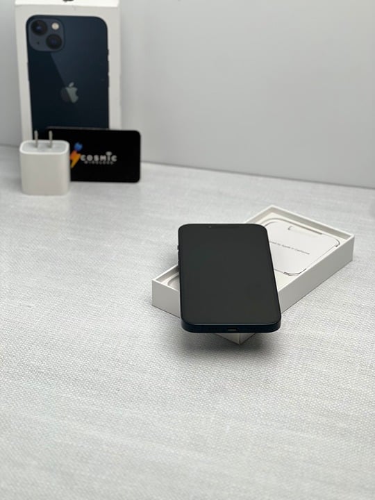 Apple iPhone 13 128GB Fully Unlocked - Midnight 1Z62