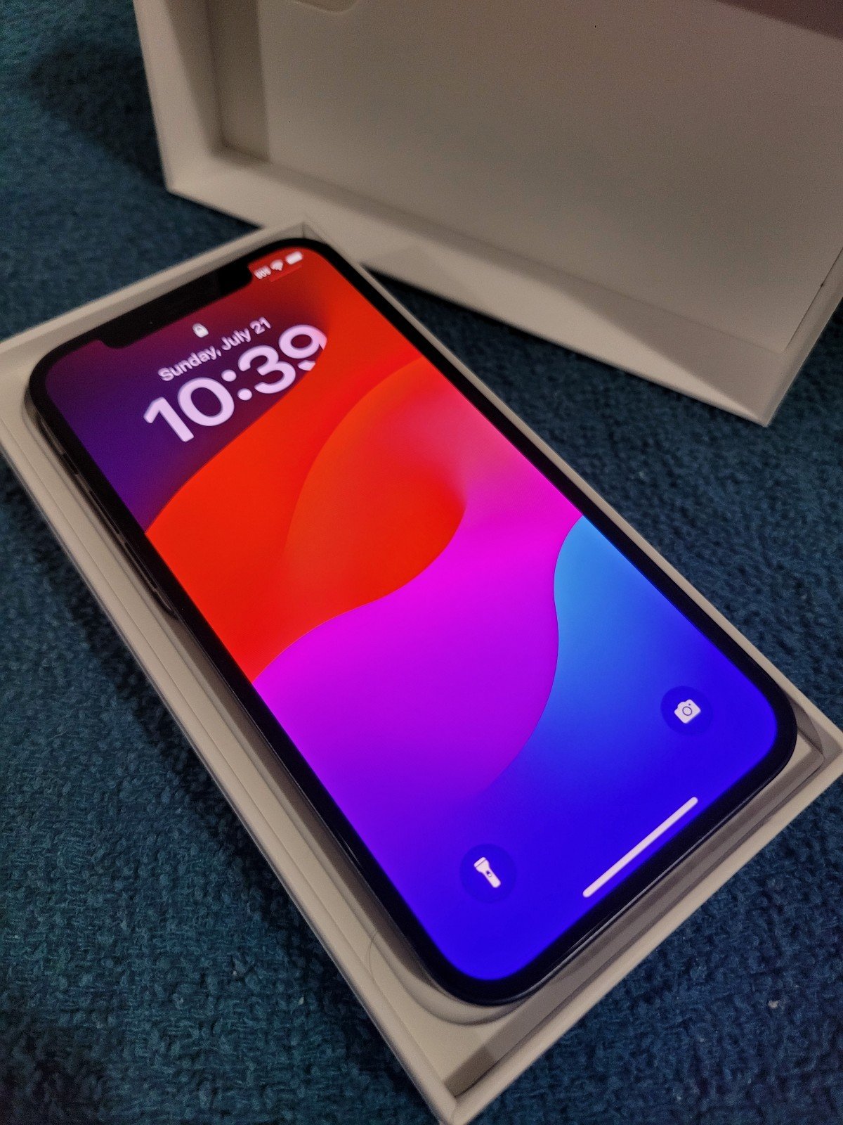 Apple iPhone 12 64 gb unlocked 8C98