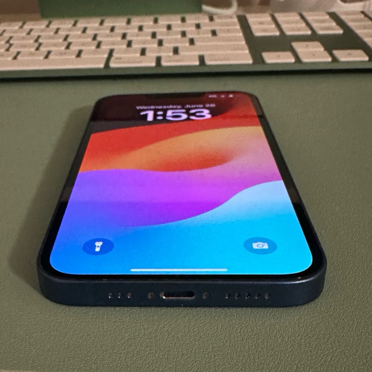 Apple IPhone 13 • 256 gb 9E31