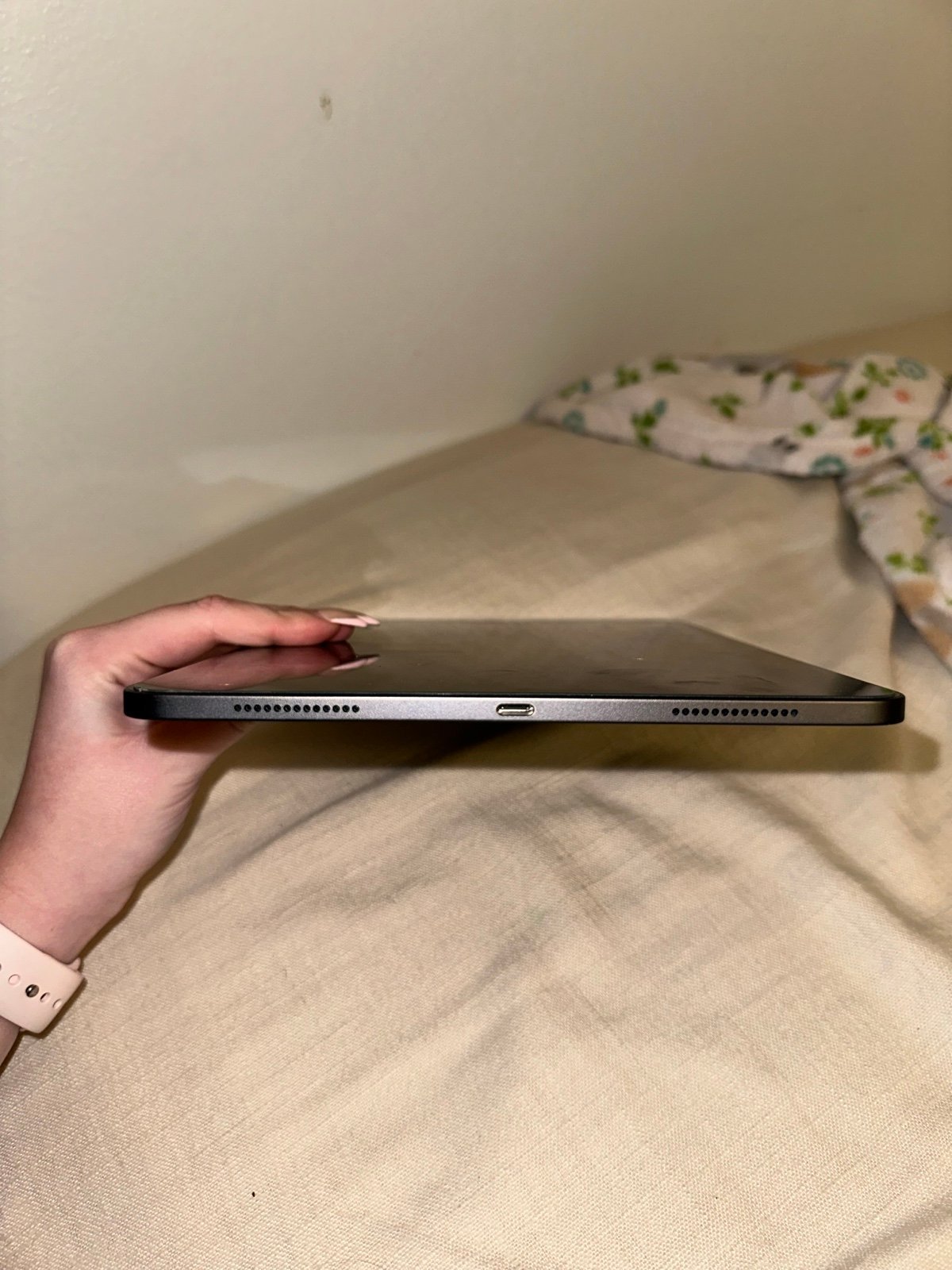 iPad 11 inch 2nd generation 1O28