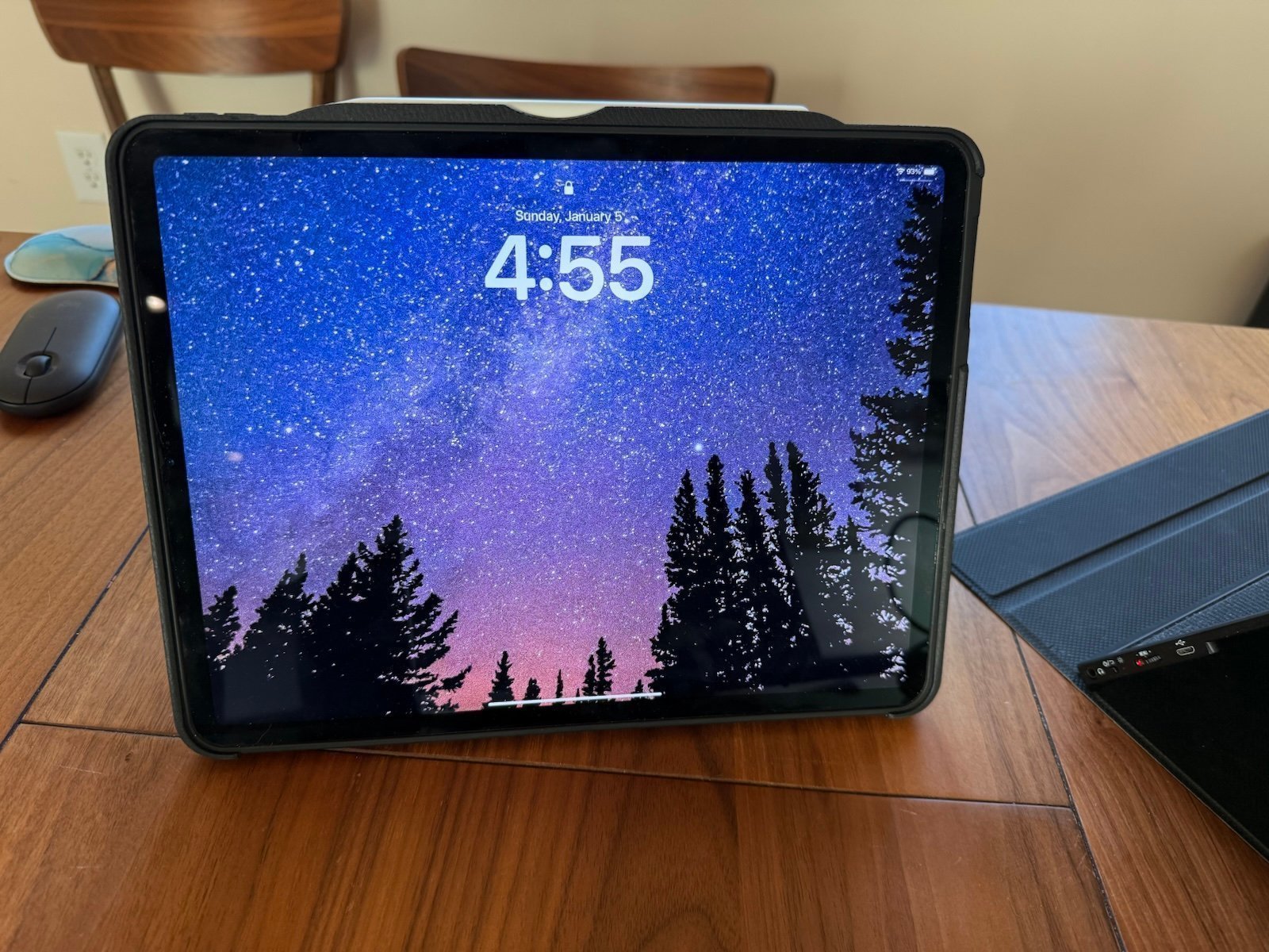 iPad Pro 12.9 inch 256 Gb 4th generation with pencil and case 2U69