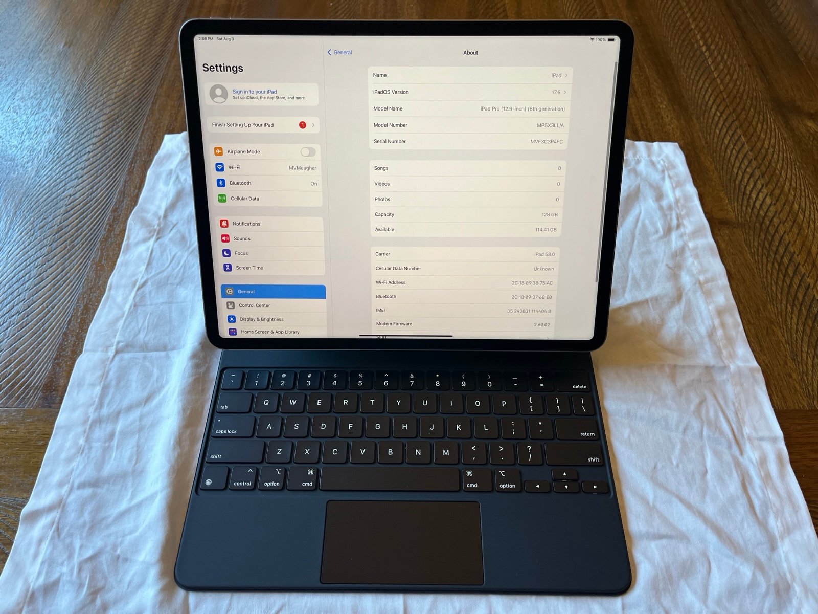 12.9” Apple iPad Pro M2 Space Gray (6th Gen Cellular) + Magic Keyboard Warranty 8B12