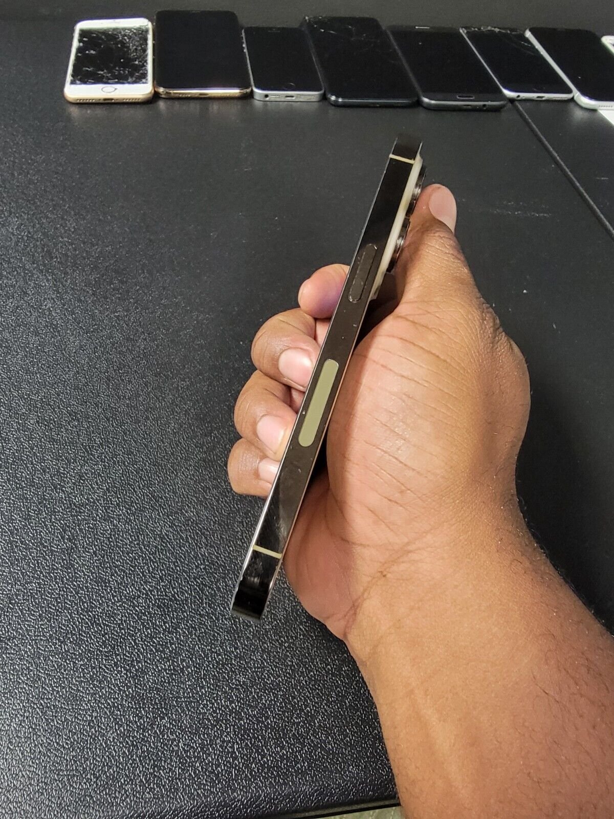 Apple iPhone 14 Pro - 128 GB - Gold (Unlocked) 1U67