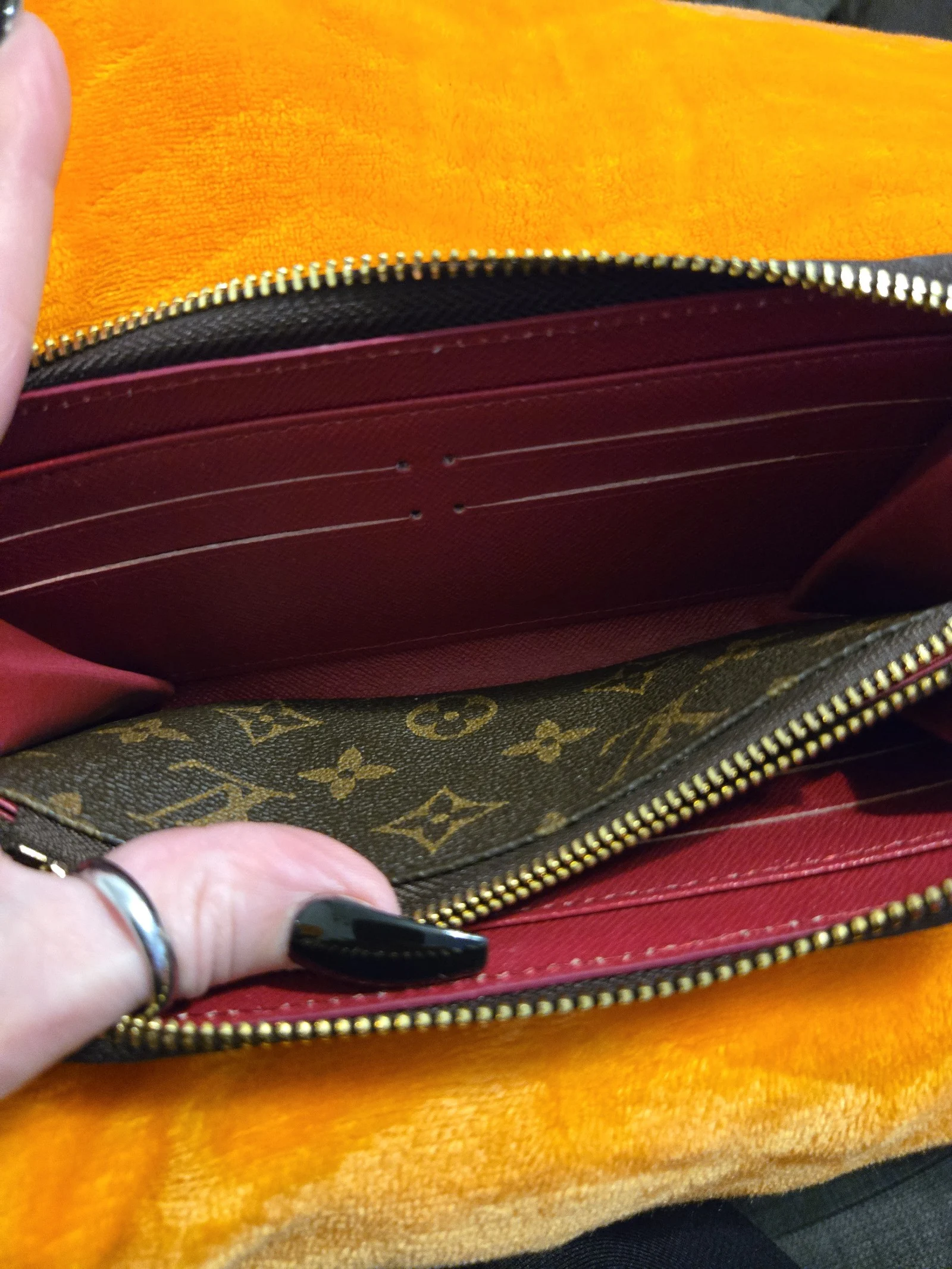 Louis Vuitton LV Zippy Wallet Purse Monogram Fuchsia M60742