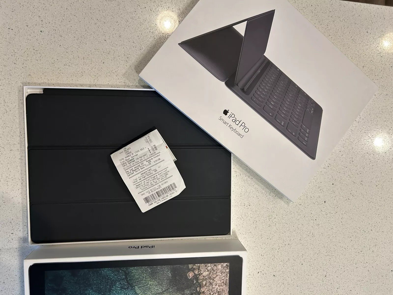 Apple iPad Pro 12.9” Wifi + Cellular 256GB Space Gray Unlocked Apple Keyboard 3G51