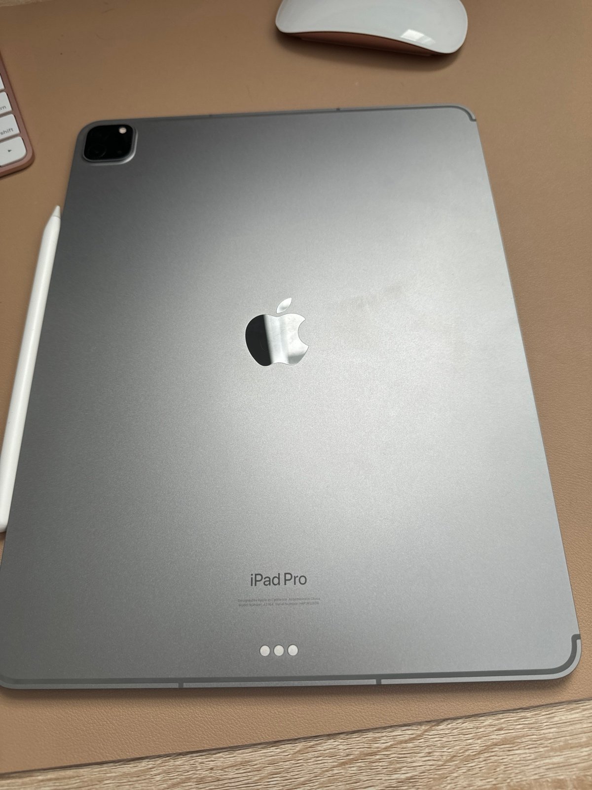 iPad Pro 12.9 6th gen with pencil! 6G71