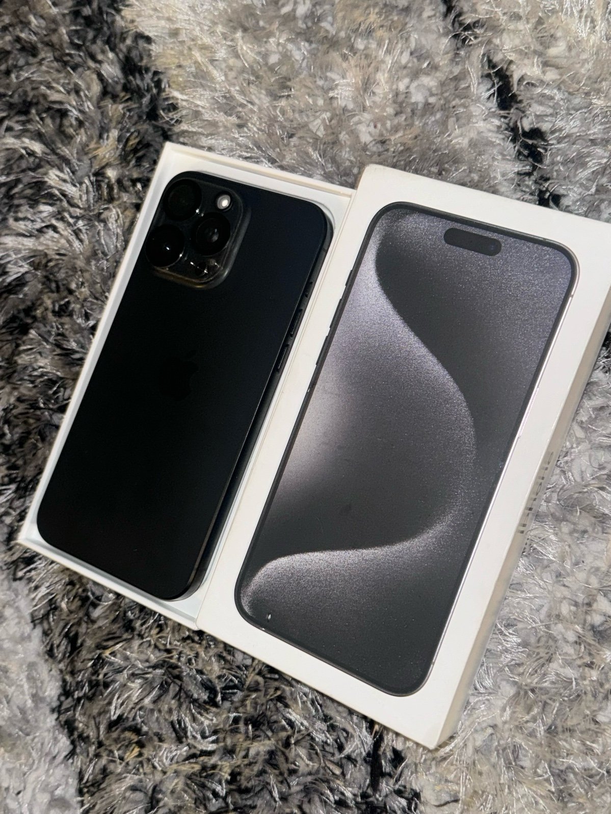 I phone 15 pro max BLACK (UNLOCKED) 256G 2D35