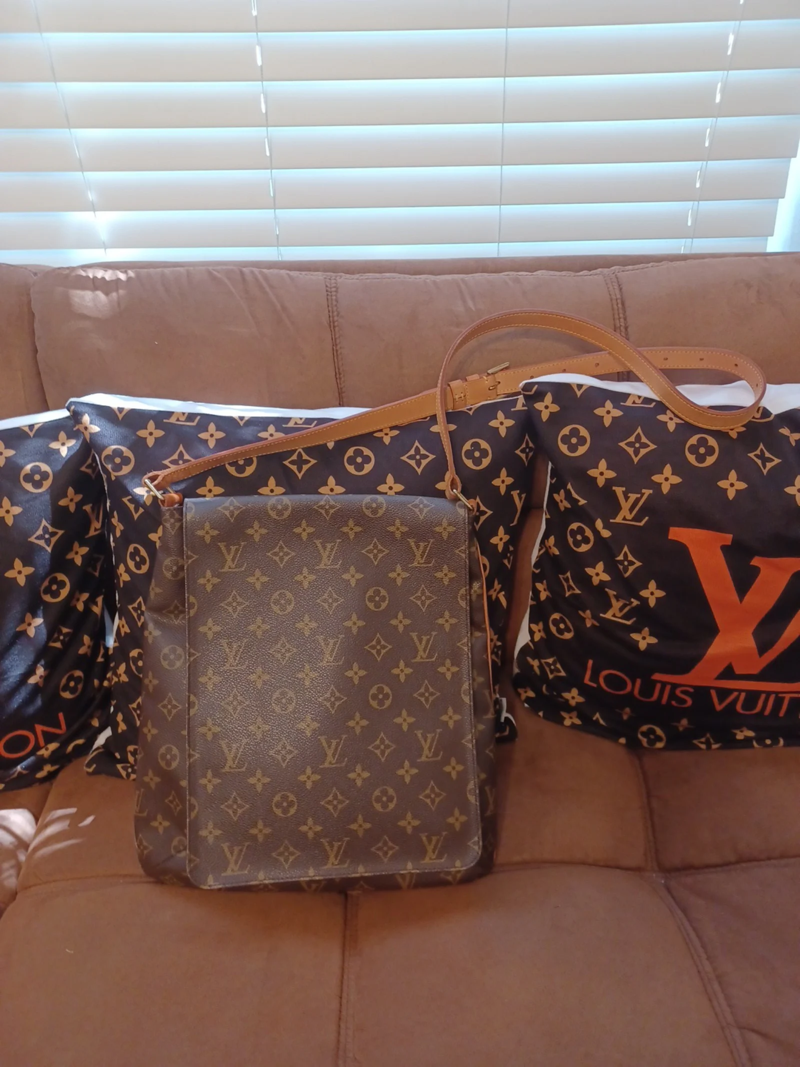 LOUIS VUITTON MUSETTE GM MONOGRAM