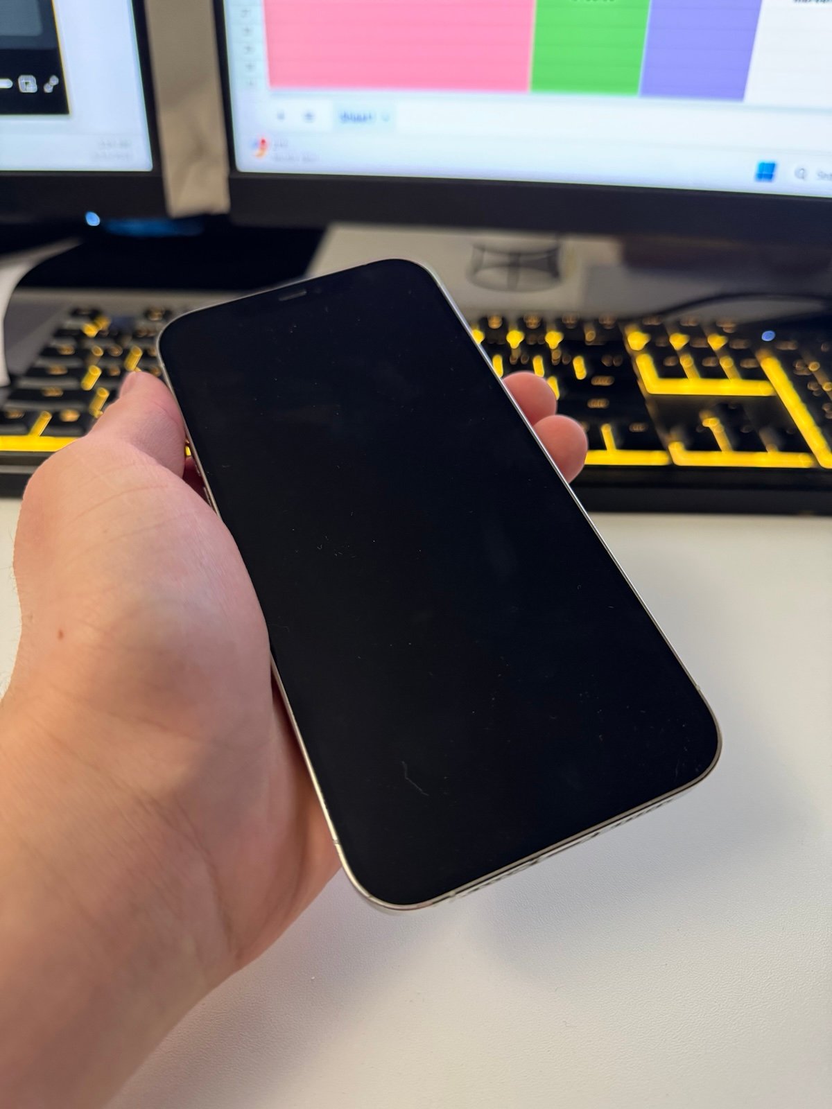 iPhone 12 Pro Max 2Q32