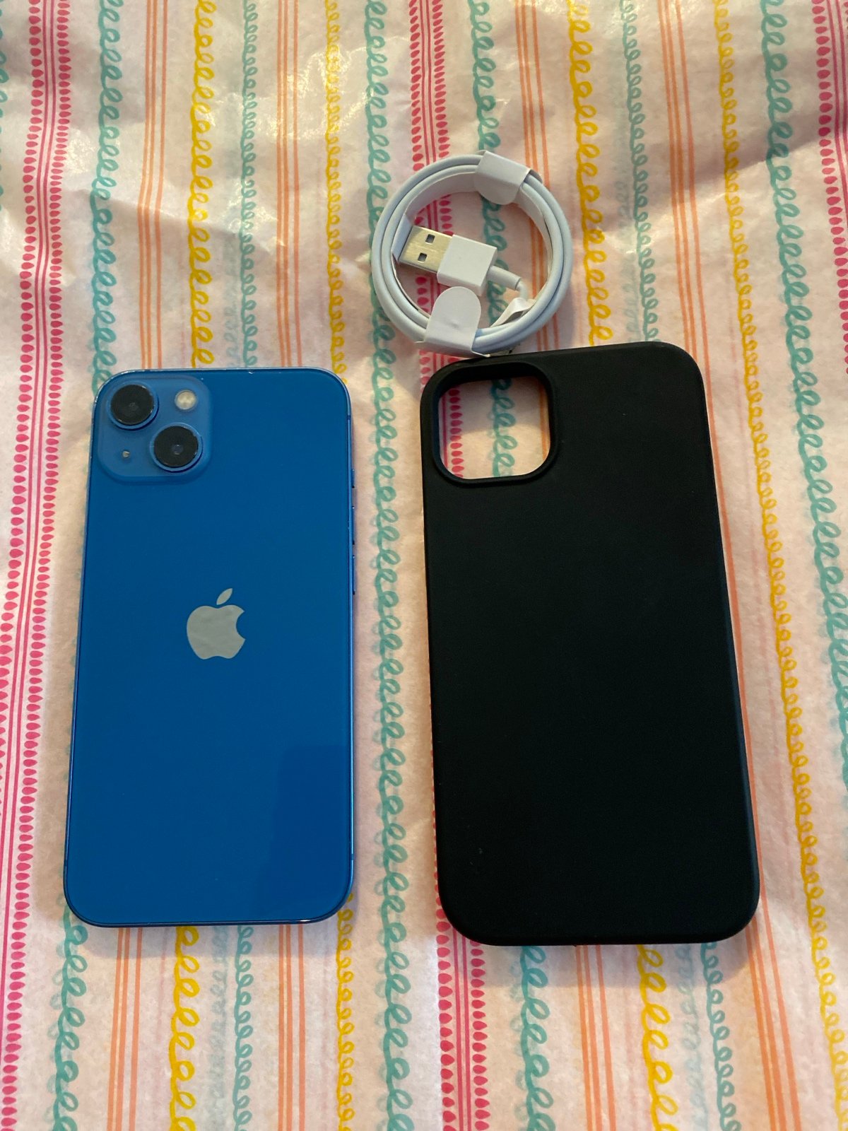 Unlocked Apple iPhone 13 Blue with lightning charger cord 3V36