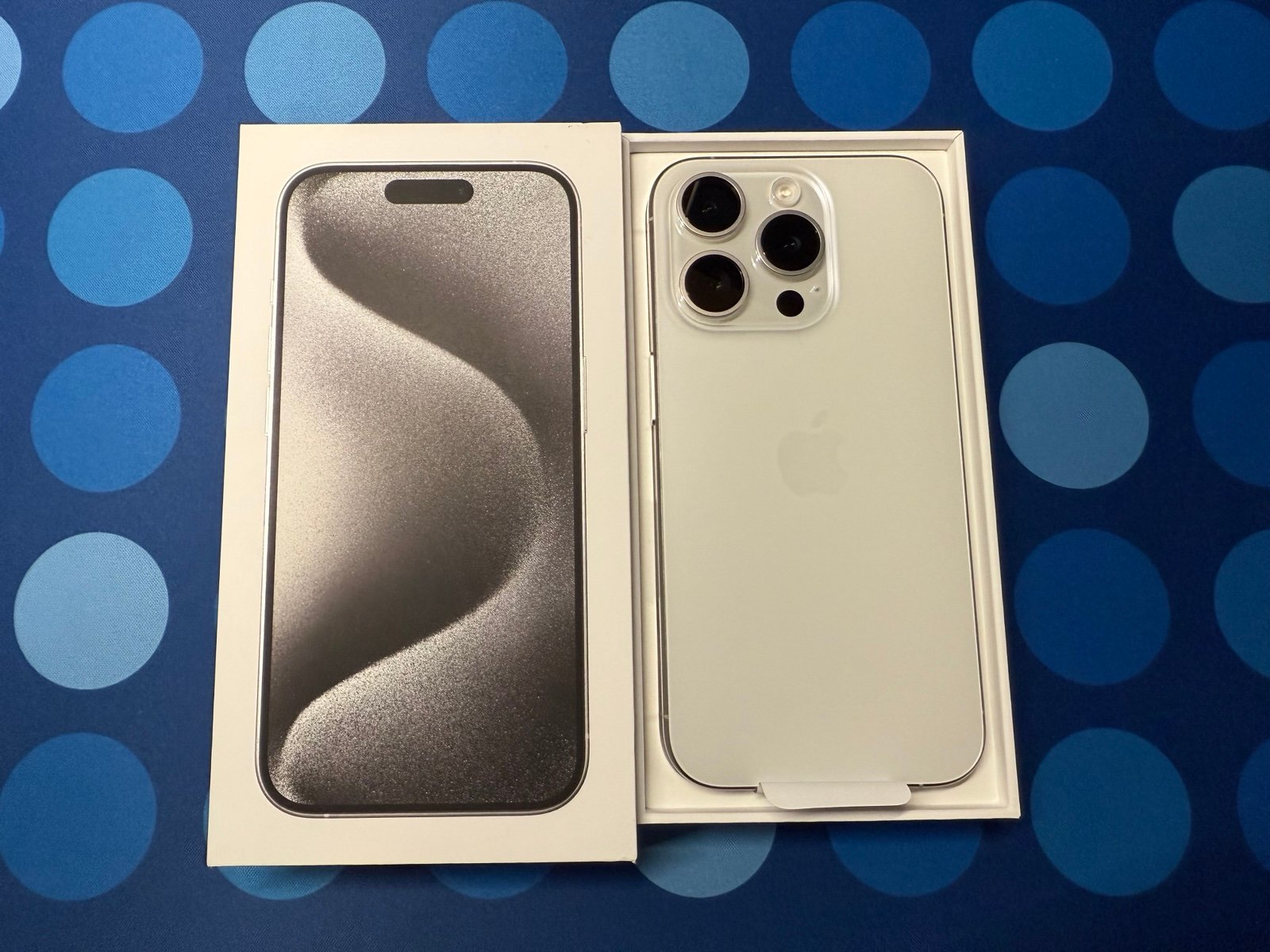 iPhone 15 Pro 256GB White Titanium (Factory Unlocked) 2F87