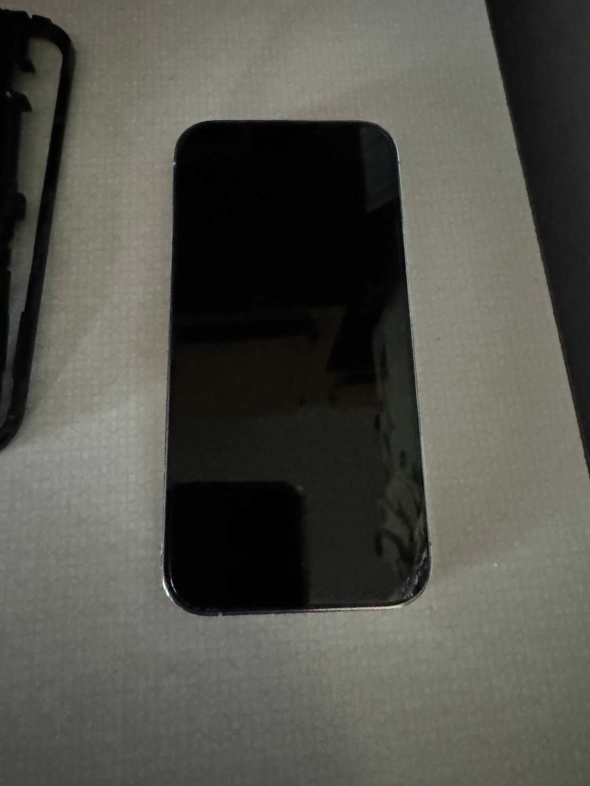 Apple iPhone 14 Pro 256 GB in Silver 1K55