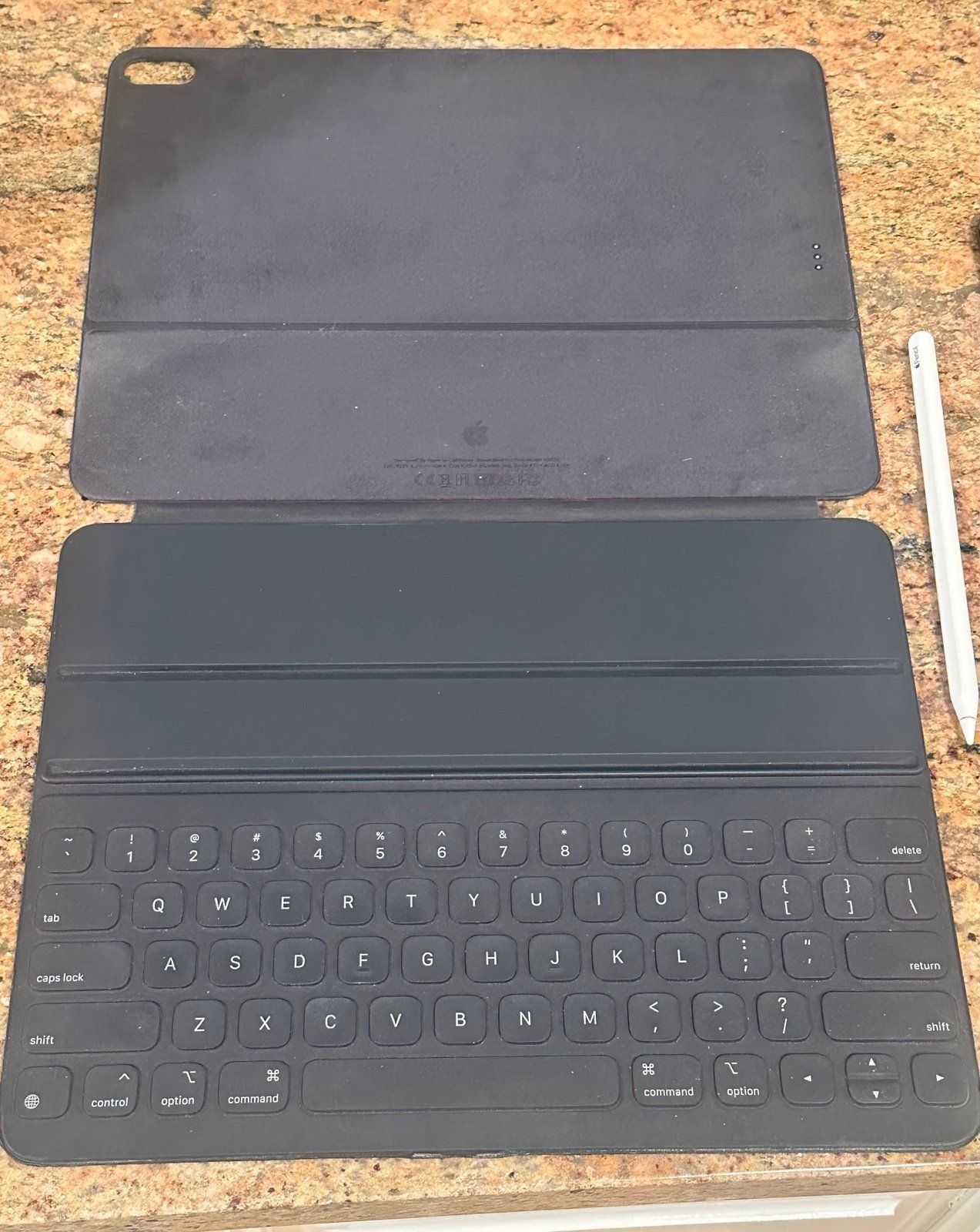 ***Bundle***iPad Pro 3rd generation 12.9” Space Gray 256 GB *****Cellular******* 3B21