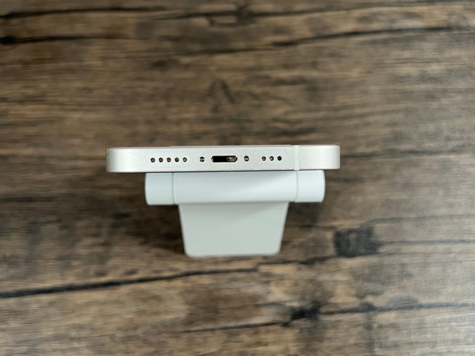 Apple iPhone 12 64 GB in White for Unlocked 8V15