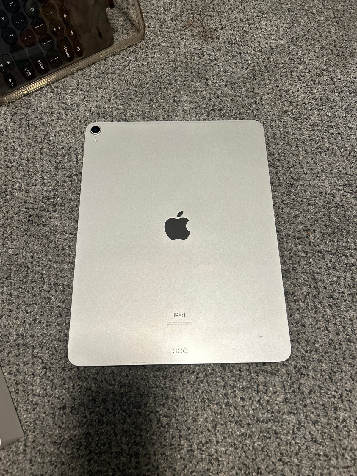 iPad Pro 3rd Gen 12.9 IN *PERFECT CONDITION * 6J19