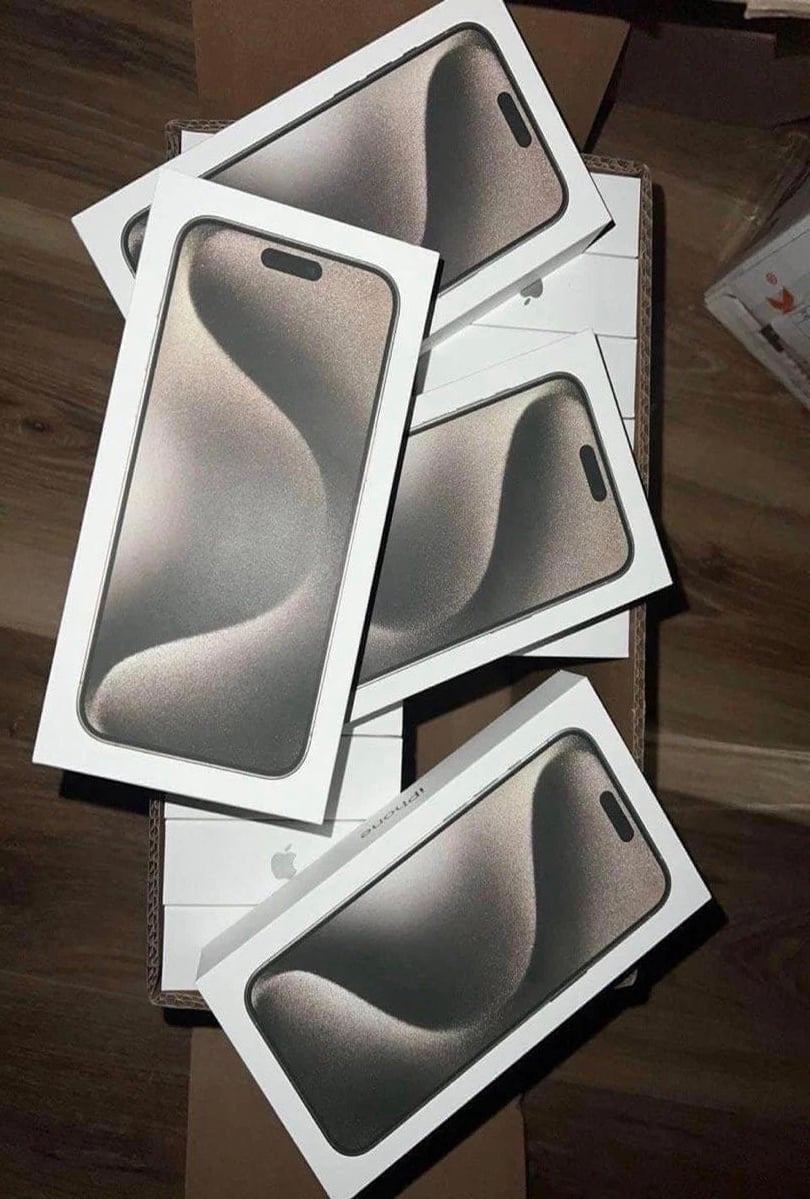 iPhone 16 pro max 1tb of storage 5X26