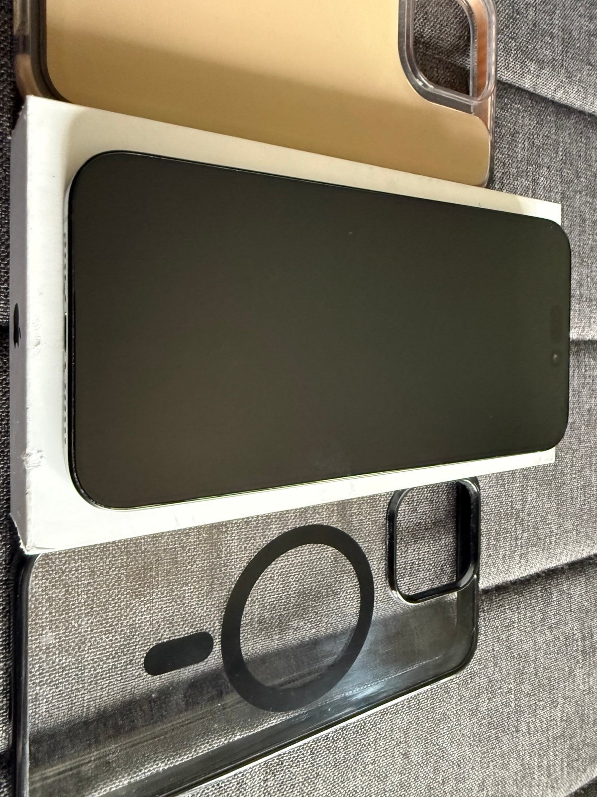 iPhone 15 Pro max *NO SIM RESTRICTIONS* 2X87