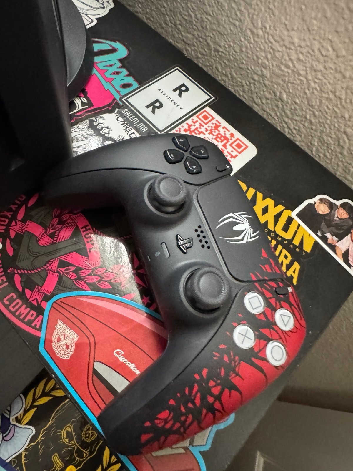 Sony PlayStation 5 disc Console Marvel's Spider-Man 2 Limited Edition 2 cont 5H63