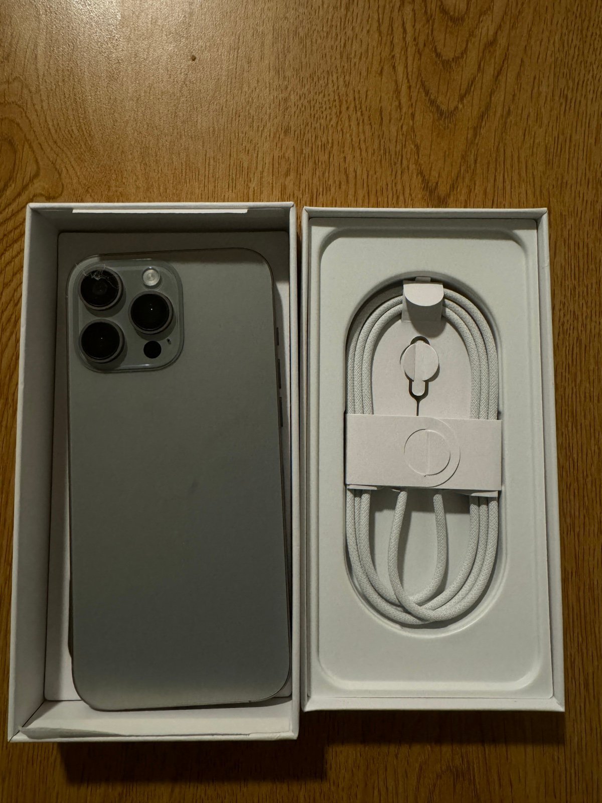 Apple iPhone 16 2J62