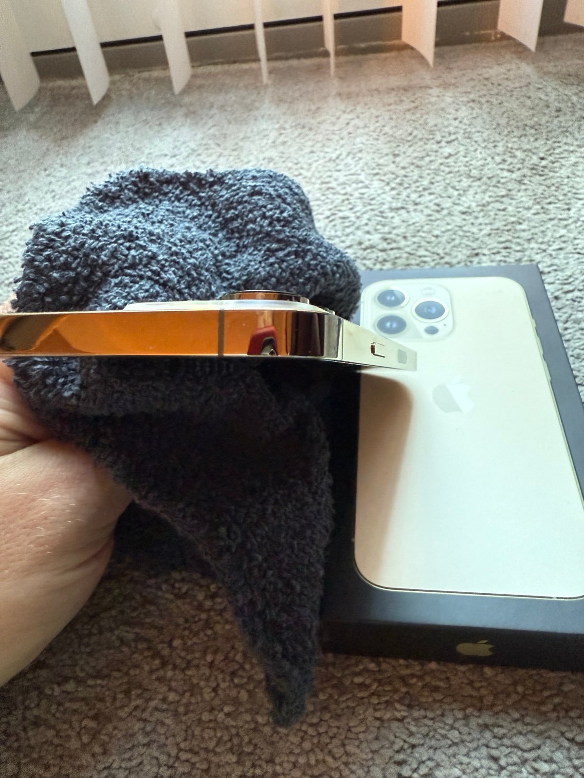 Apple iPhone 13 Pro 256 GB in Gold 1Z58