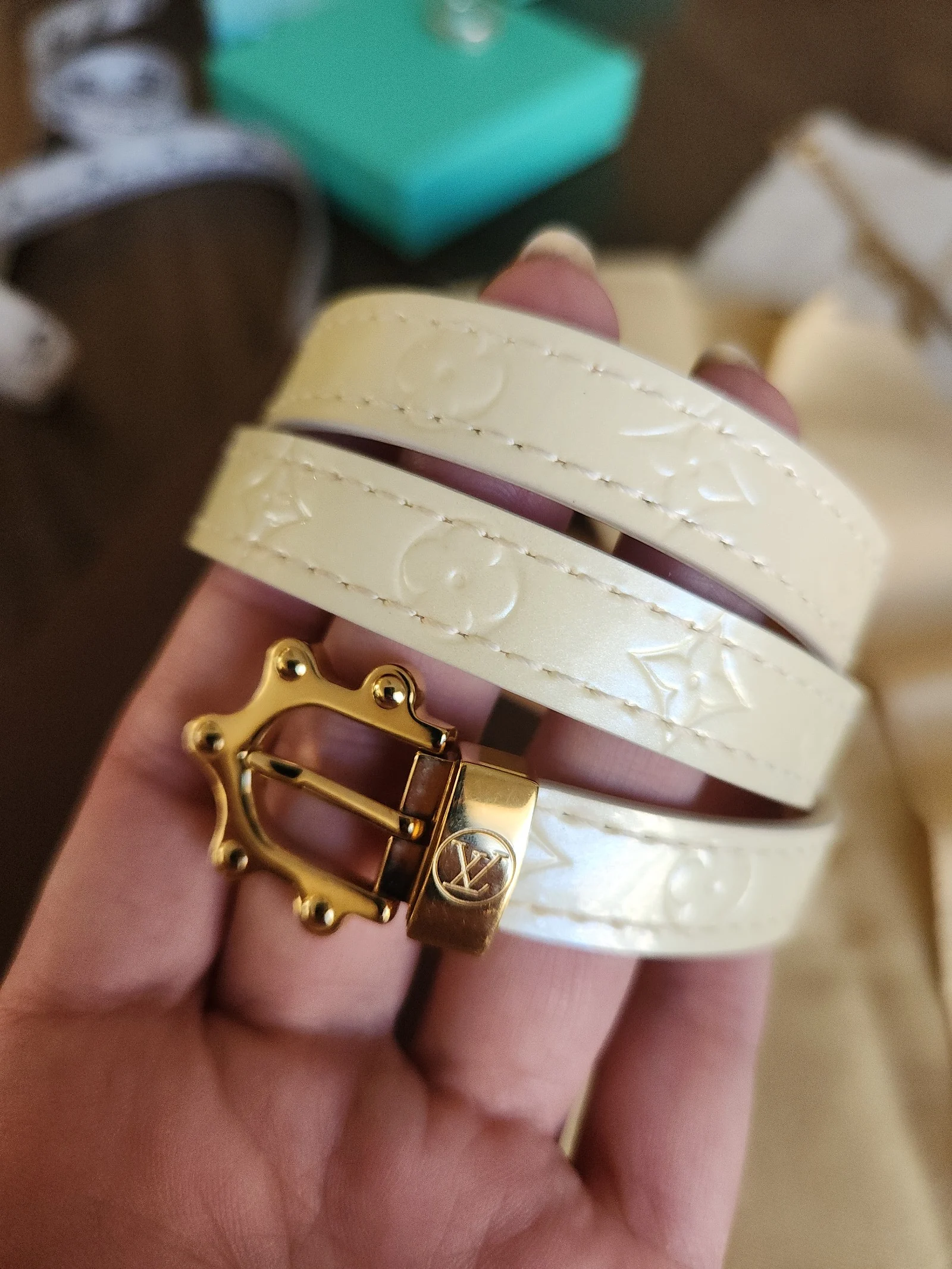 LOUIS VUITTONVernis Triple Tour Coil Bracelet Perle